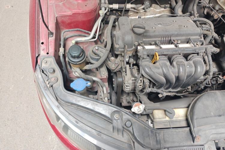 Used Kia Forte 2011 1.6L AT Premium Engine Bay Right