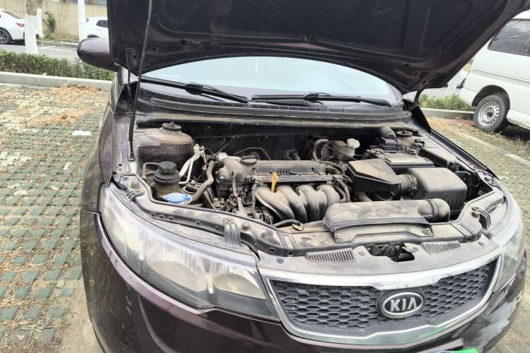 Used Kia Forte 2011 1.6L MT GL Engine Bay Right