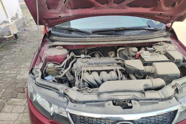 Used Kia Forte 2011 1.6L MT GL Engine Bay Right