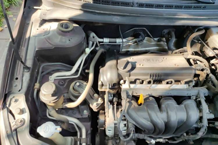 Used Kia Forte 2011 1.6L MT GL Engine Bay Right