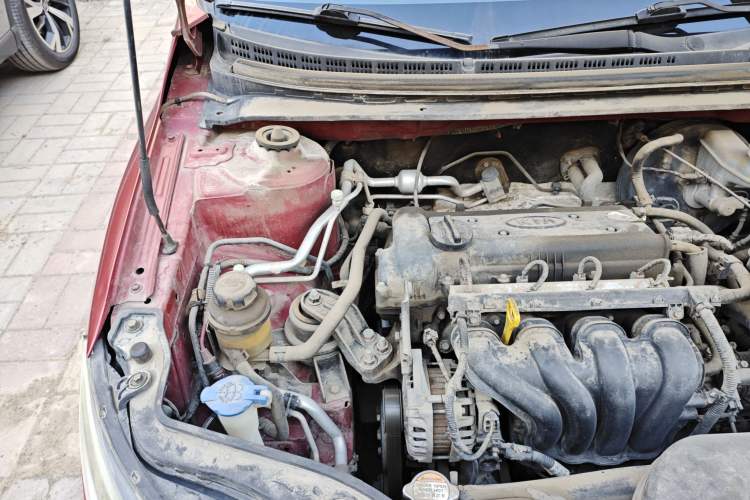 Used Kia Forte 2011 1.6L AT GL Engine Bay Right