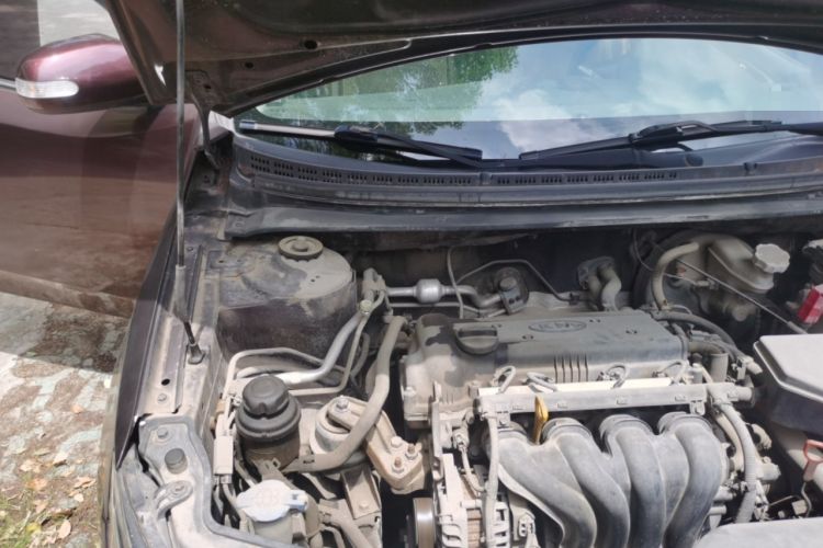 Used Kia Forte 2011 1.6L AT GLS Engine Bay Right