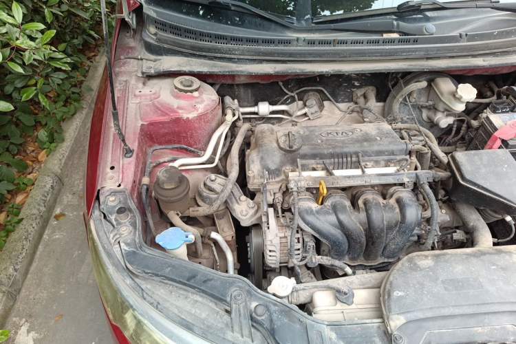 Used Kia Forte 2011 1.6L MT GLS Engine Bay Right