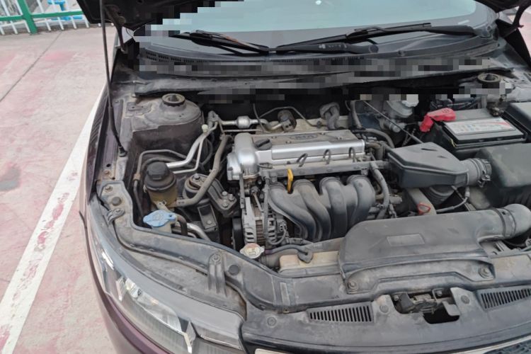 Used Kia Forte 2011 1.6L AT GLS Engine Bay Right