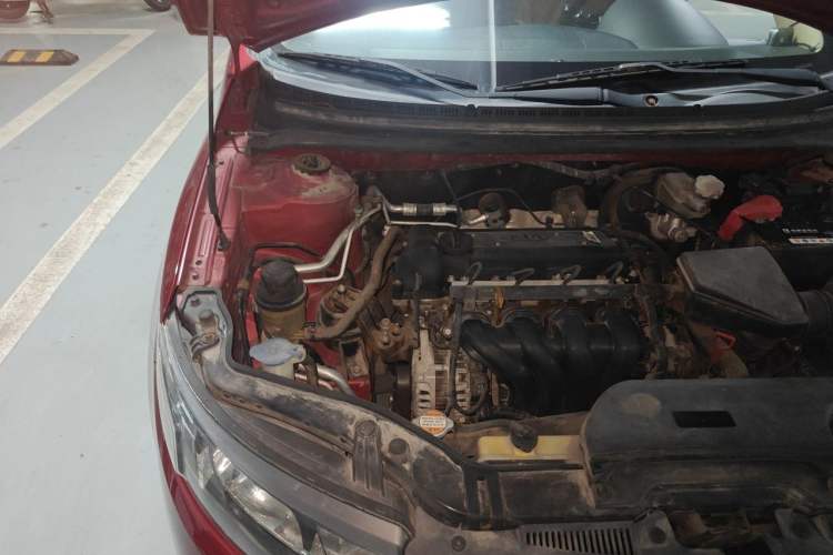 Used Kia Forte 2011 1.6L AT Premium Engine Bay Right