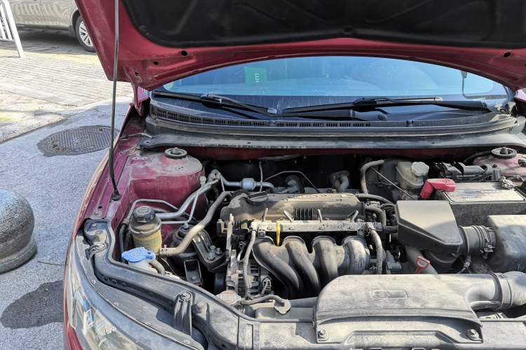 Used Kia Forte 2011 1.6L AT Premium Engine Bay Right