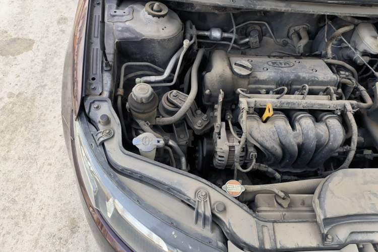 Used Kia Forte 2011 1.6L MT GL Engine Bay Right