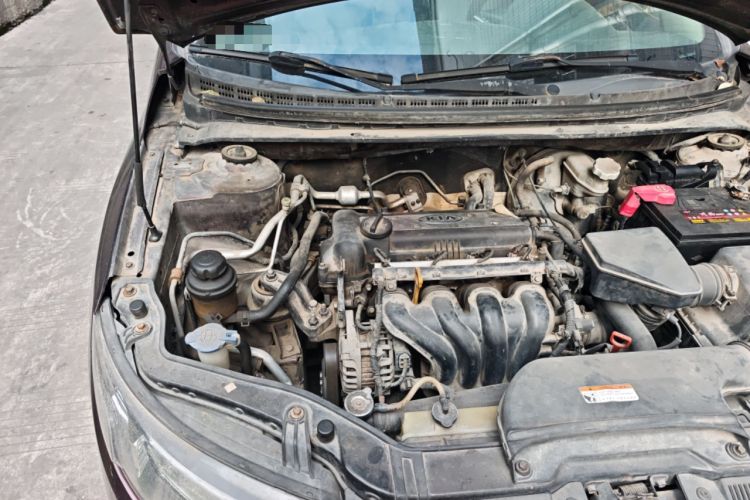 Used Kia Forte 2011 1.6L AT Premium Engine Bay Right
