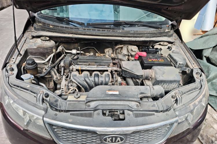 Used Kia Forte 2011 1.6L AT Premium Engine Bay