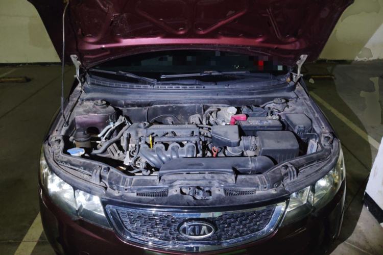 Used Kia Forte 2011 1.6L AT GLS Engine Bay