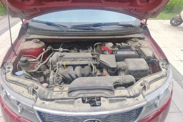 Used Kia Forte 2011 1.6L AT GL Engine Bay