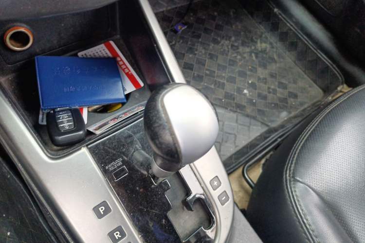 Used Kia Forte 2011 1.6L AT Premium Gear Lever