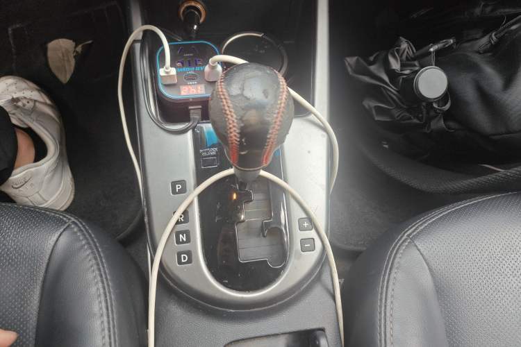 Used Kia Forte 2011 1.6L AT Premium Gear Lever
