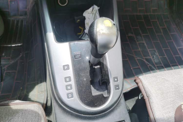Used Kia Forte 2011 1.6L AT GLS Gear Lever