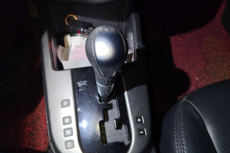 Used Kia Forte 2011 1.6L AT GLS Gear Lever