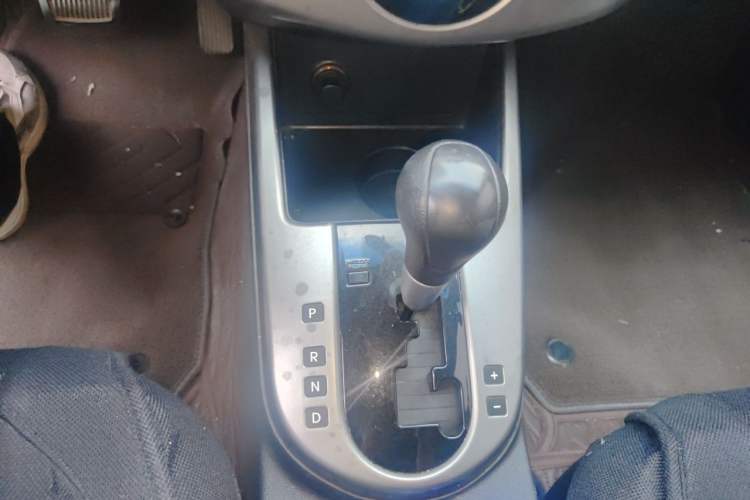 Used Kia Forte 2011 1.6L AT GL Gear Lever
