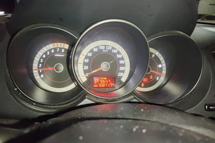 Used Kia Forte 2011 1.6L AT GL Instrument Cluster