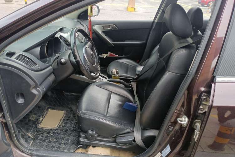 Used Kia Forte 2011 1.6L AT Premium Left Front Seat