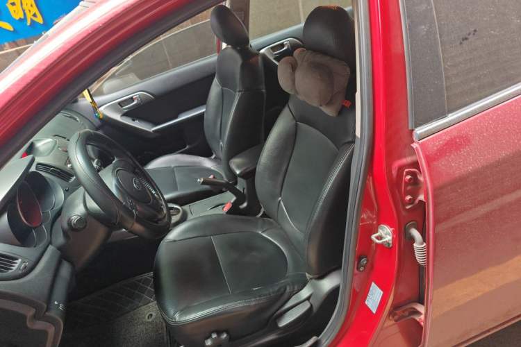 Used Kia Forte 2011 1.6L AT Premium Left Front Seat