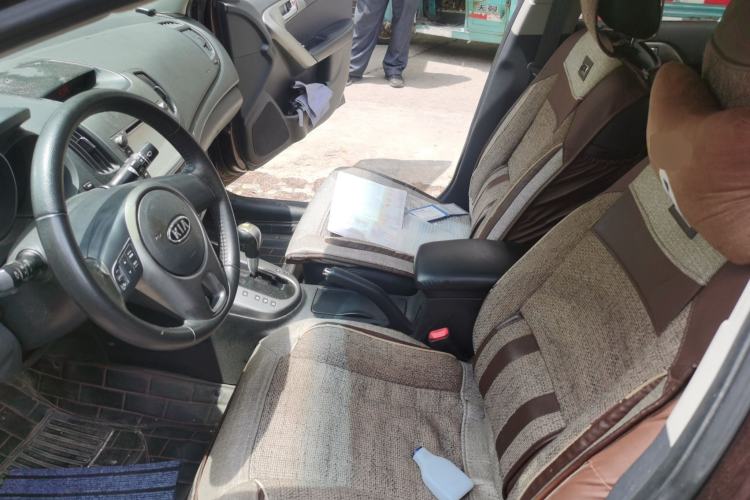 Used Kia Forte 2011 1.6L AT GLS Left Front Seat