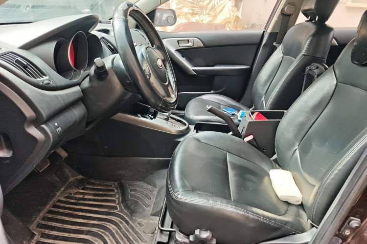 Used Kia Forte 2011 1.6L AT Premium Left Front Seat