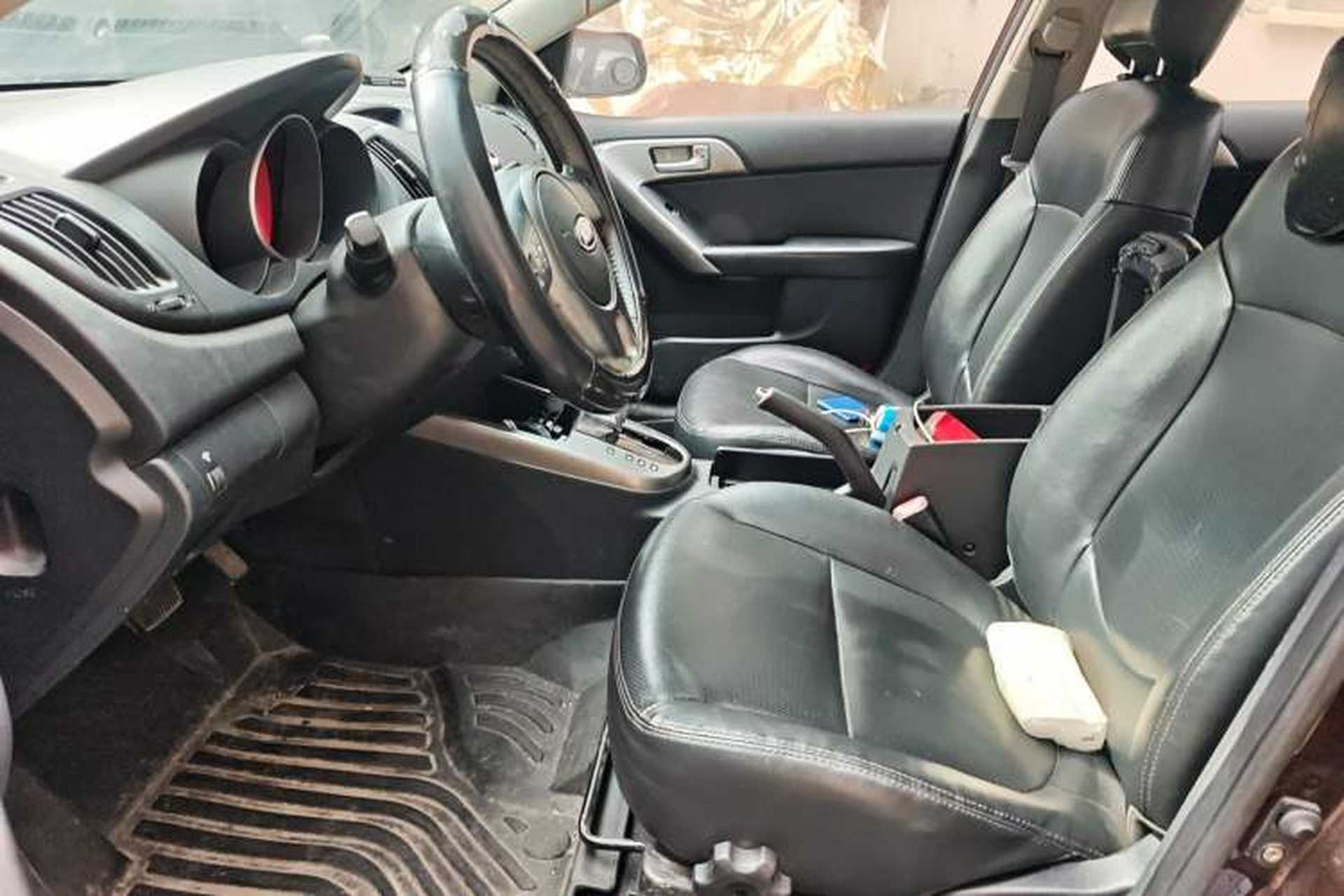 Used Kia Forte 2011 1.6L AT Premium Left Front Seat