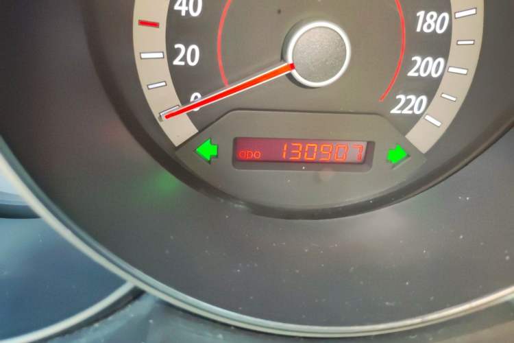 Used Kia Forte 2011 1.6L MT GL Odometer Close Up