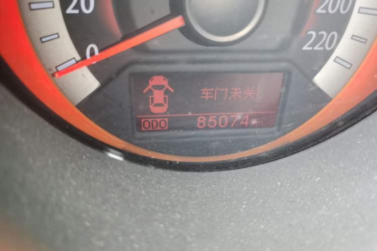 Used Kia Forte 2011 1.6L AT GLS Odometer Close Up