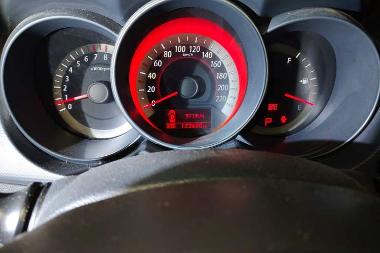 Used Kia Forte 2011 1.6L AT GLS Odometer Close Up