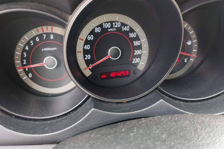 Used Kia Forte 2011 1.6L MT GL Odometer Close Up