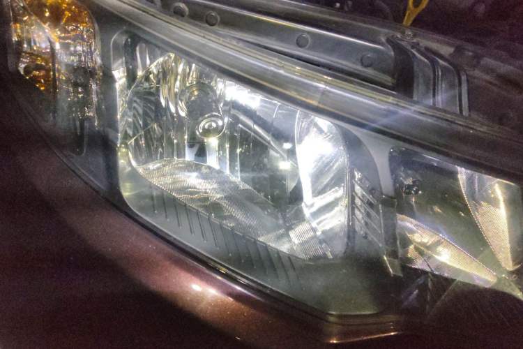 Used Kia Forte 2011 1.6L AT GL Right Front Headlight