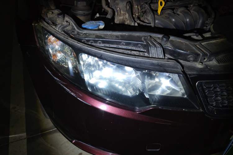 Used Kia Forte 2011 1.6L AT GLS Right Front Headlight