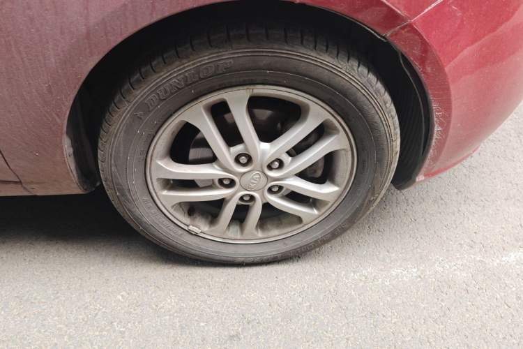 Used Kia Forte 2011 1.6L AT Premium Right Front Wheel Hub