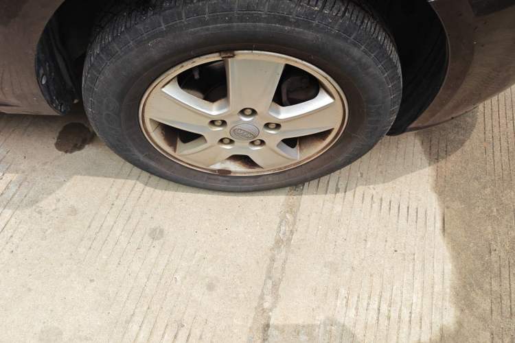 Used Kia Forte 2011 1.6L MT GL Right Front Wheel Hub