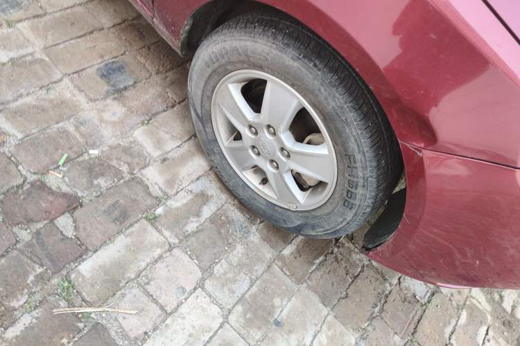 Used Kia Forte 2011 1.6L MT GL Right Front Wheel Hub