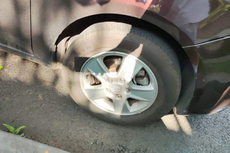 Used Kia Forte 2011 1.6L MT GL Right Front Wheel Hub