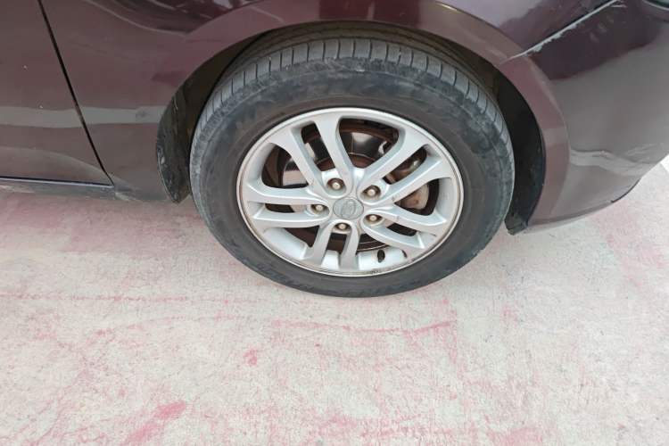 Used Kia Forte 2011 1.6L AT GLS Right Front Wheel Hub