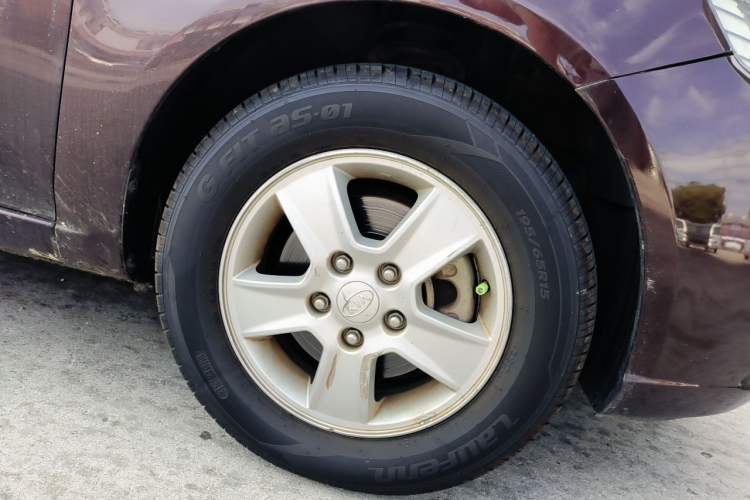 Used Kia Forte 2011 1.6L MT GL Right Front Wheel Hub
