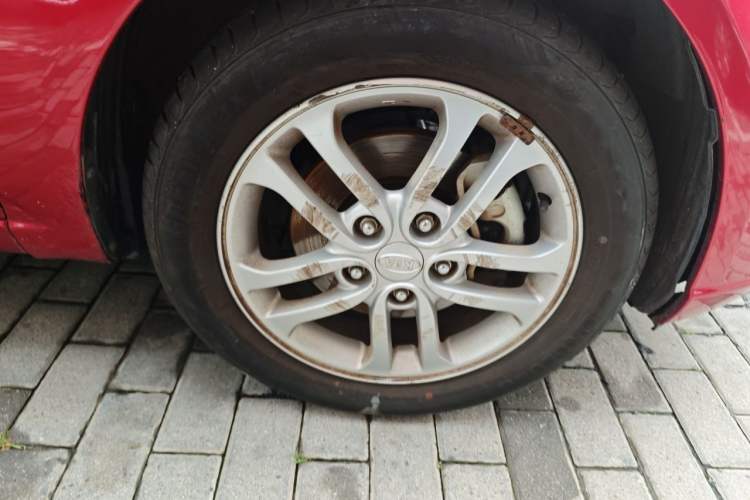 Used Kia Forte 2011 1.6L AT Premium Right Front Wheel Hub