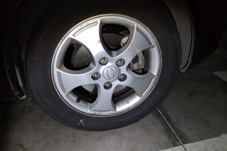 Used Kia Forte 2011 1.6L AT GLS Right Front Wheel Hub