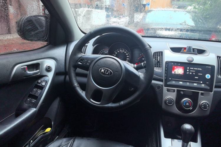 Used Kia Forte 2011 1.6L AT GL Steering Wheel