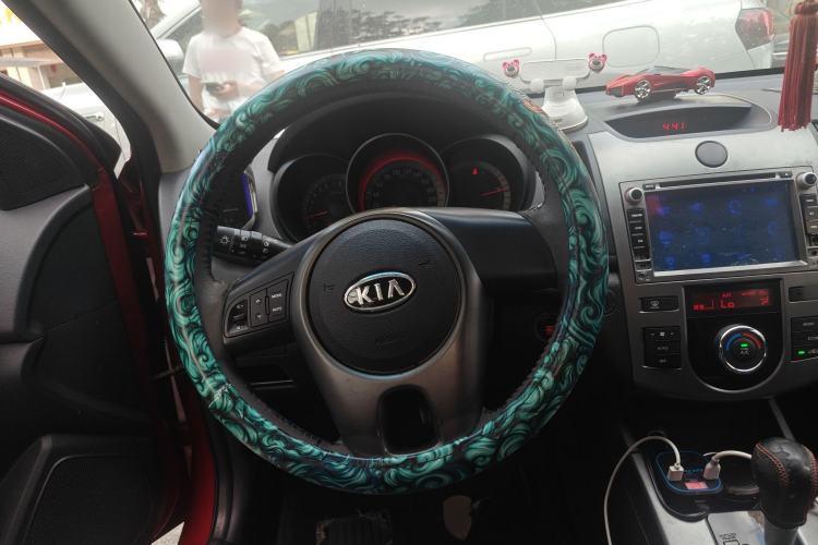 Used Kia Forte 2011 1.6L AT Premium Steering Wheel