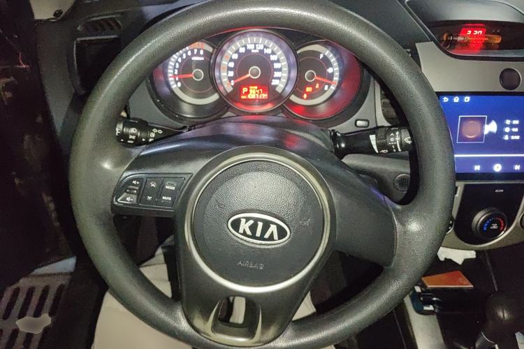 Used Kia Forte 2011 1.6L AT GL Steering Wheel