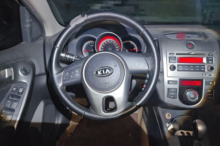 Used Kia Forte 2011 1.6L AT Premium Steering Wheel