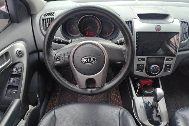 Used Kia Forte 2011 1.6L AT Premium Steering Wheel