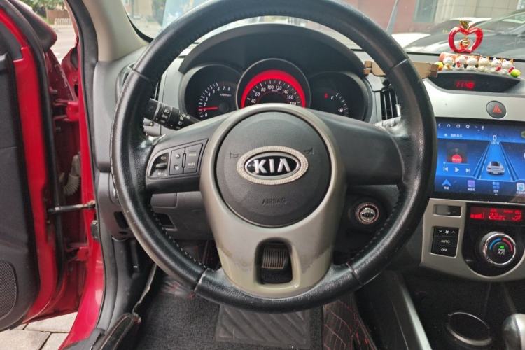 Used Kia Forte 2011 1.6L AT Premium Steering Wheel