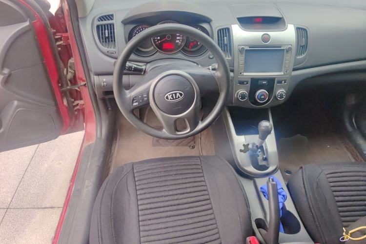Used Kia Forte 2011 1.6L AT GL Steering Wheel