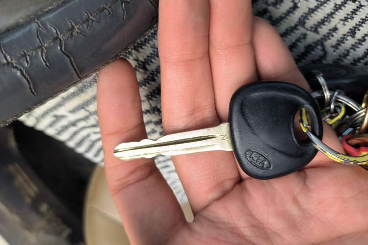 Used Kia Forte 2011 1.6L MT GL Vehicle Key