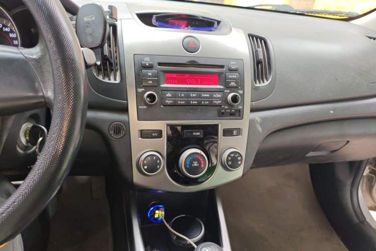Used Kia Forte 2011 1.6L MT GL Audio And AC Panel