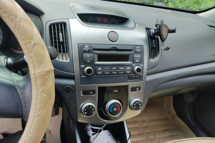 Used Kia Forte 2011 1.6L MT GL Audio And AC Panel